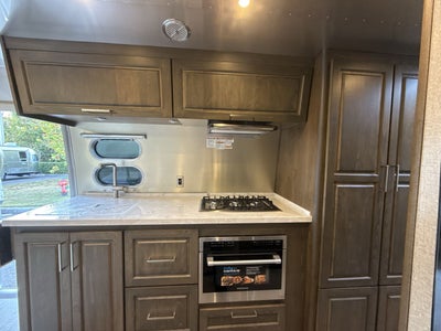 2026 Airstream 30RBQ Base