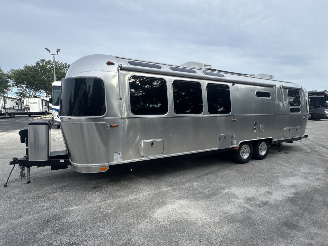 2026 Airstream 30RBT Base
