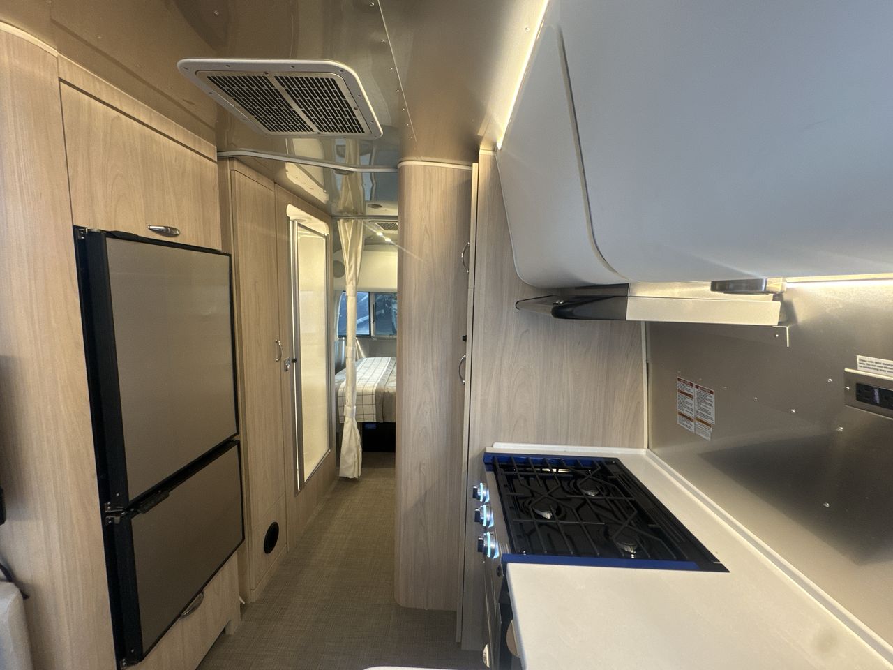 2026 Airstream 25FBQ Base