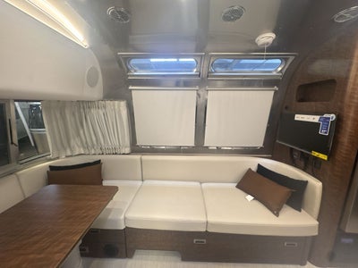 2026 Airstream 27FBQ Base
