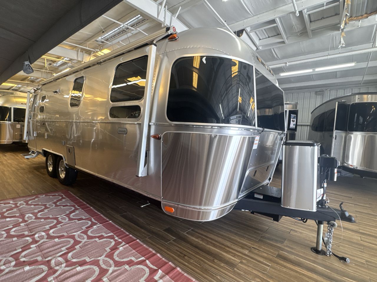 2026 Airstream 27FBQ Base