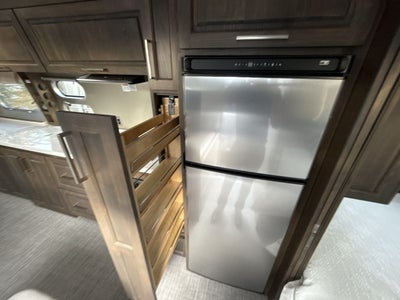2026 Airstream 33FBT Base