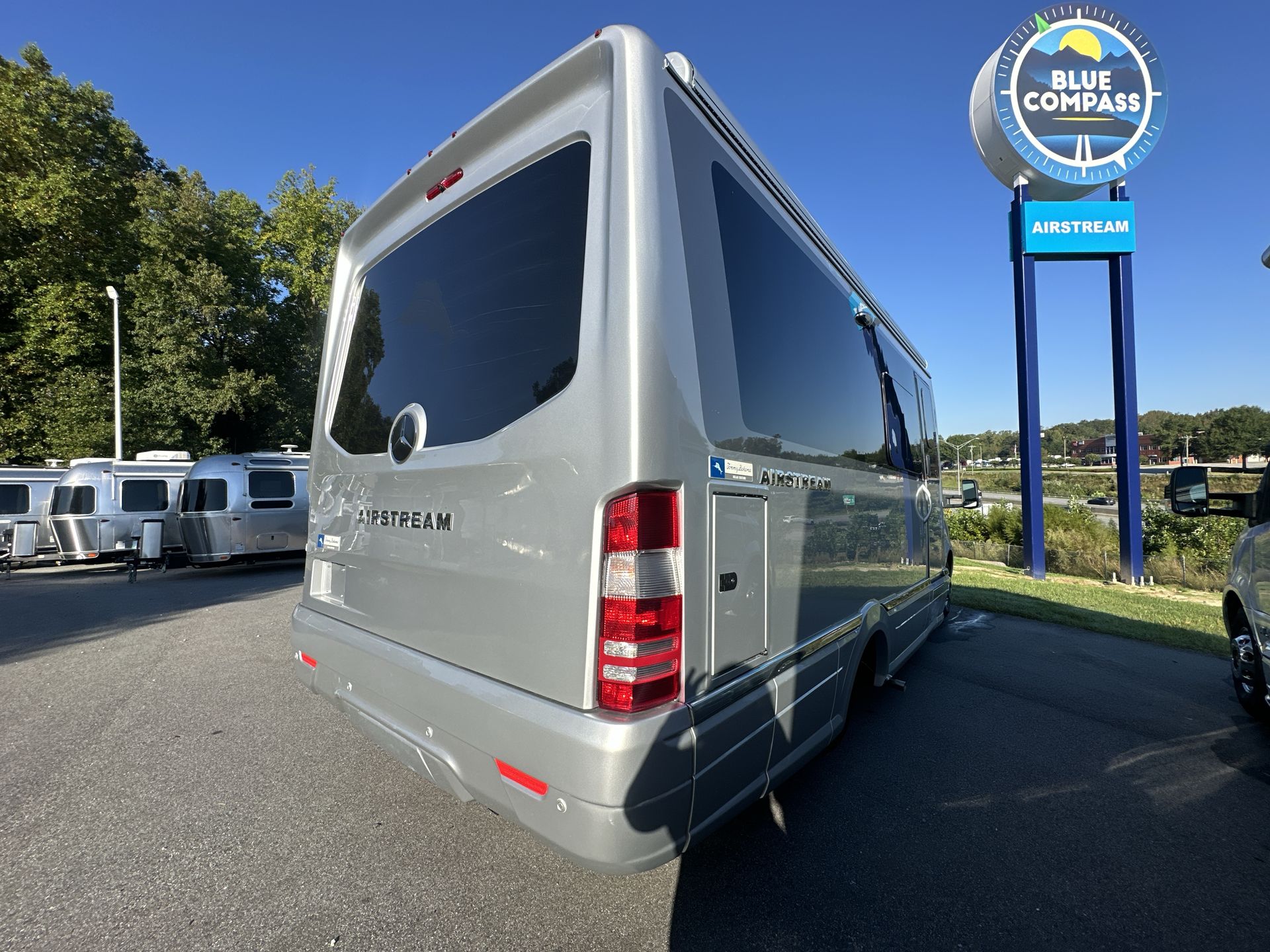 2025 Airstream Murphy Suite Tommy Bahama Base