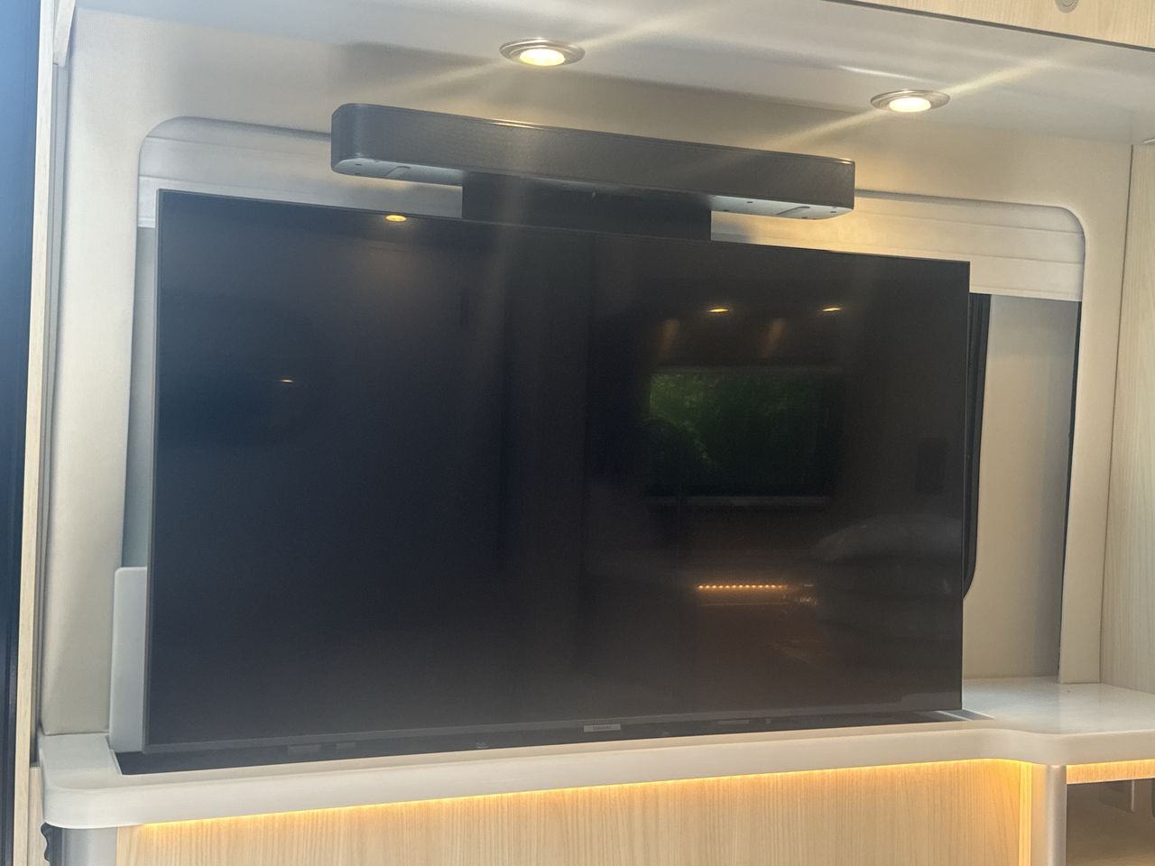 2026 Airstream Murphy Suite Base