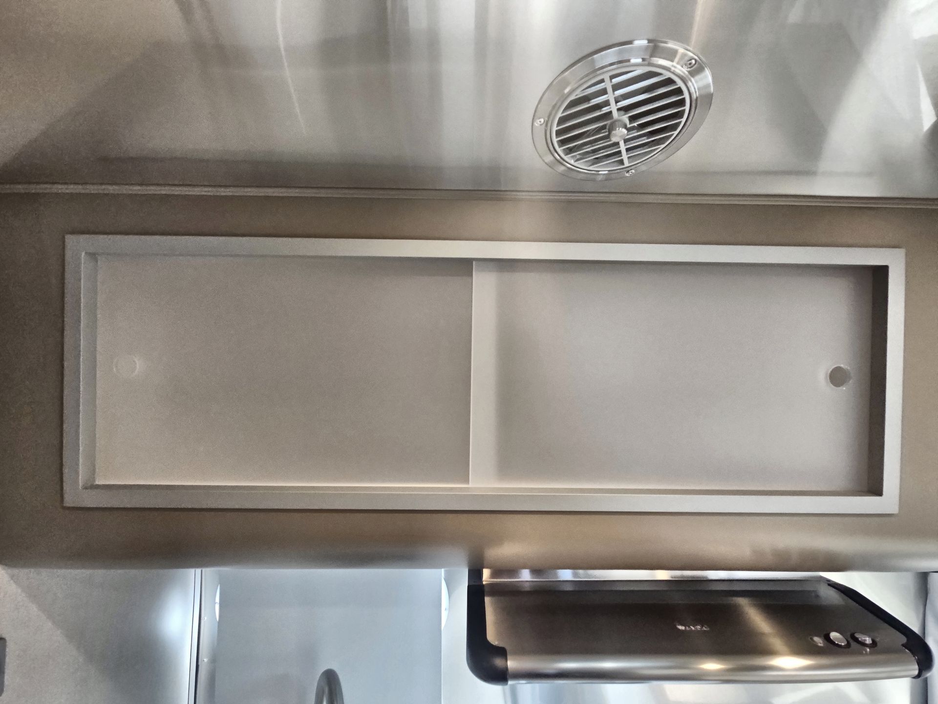 2026 Airstream 16RB Base