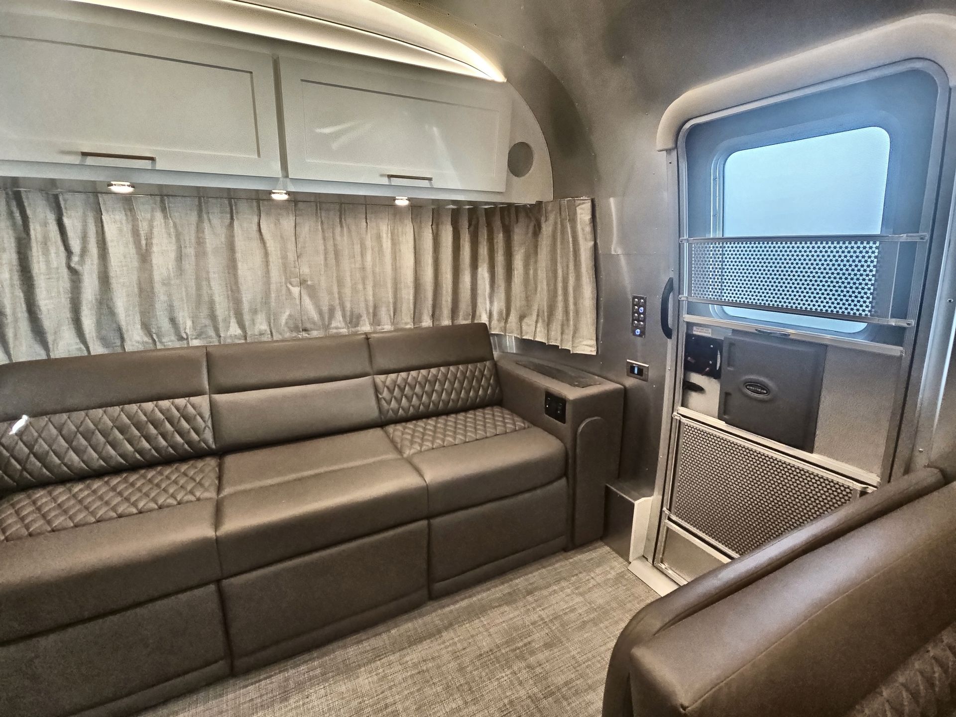 2026 Airstream 28RBQ Base
