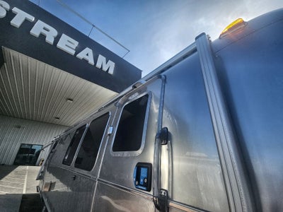 2026 Airstream 28RBT Base