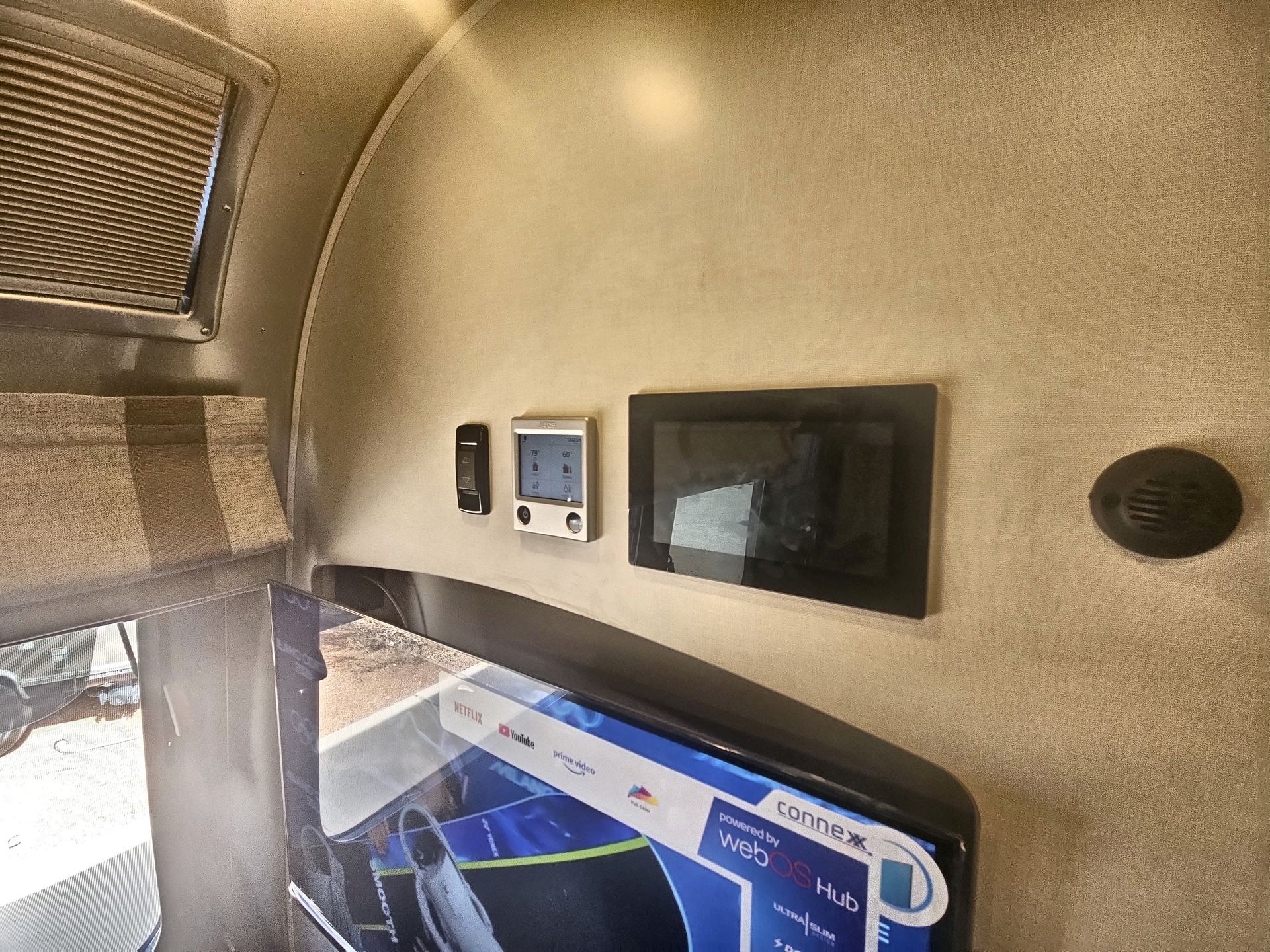 2026 Airstream 28RBT Base