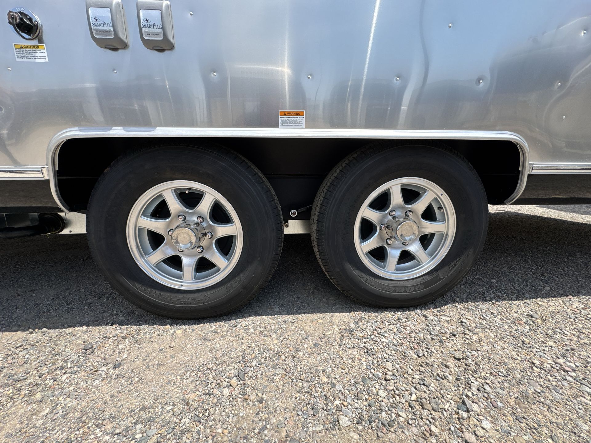 2026 Airstream 27FBQ Base