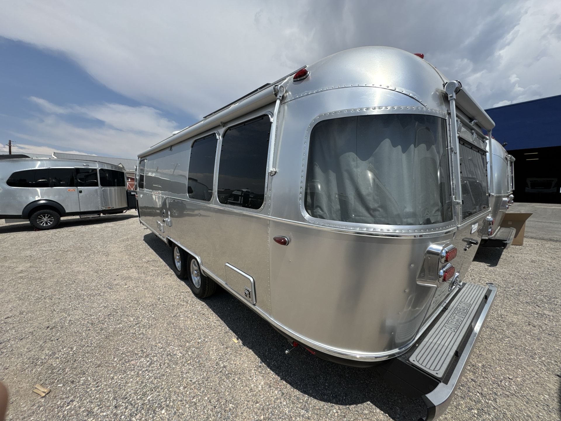 2026 Airstream 27FBQ Base