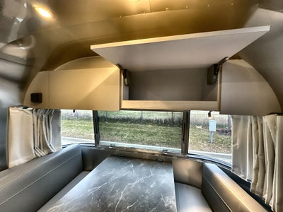 2026 Airstream 27FBT Base