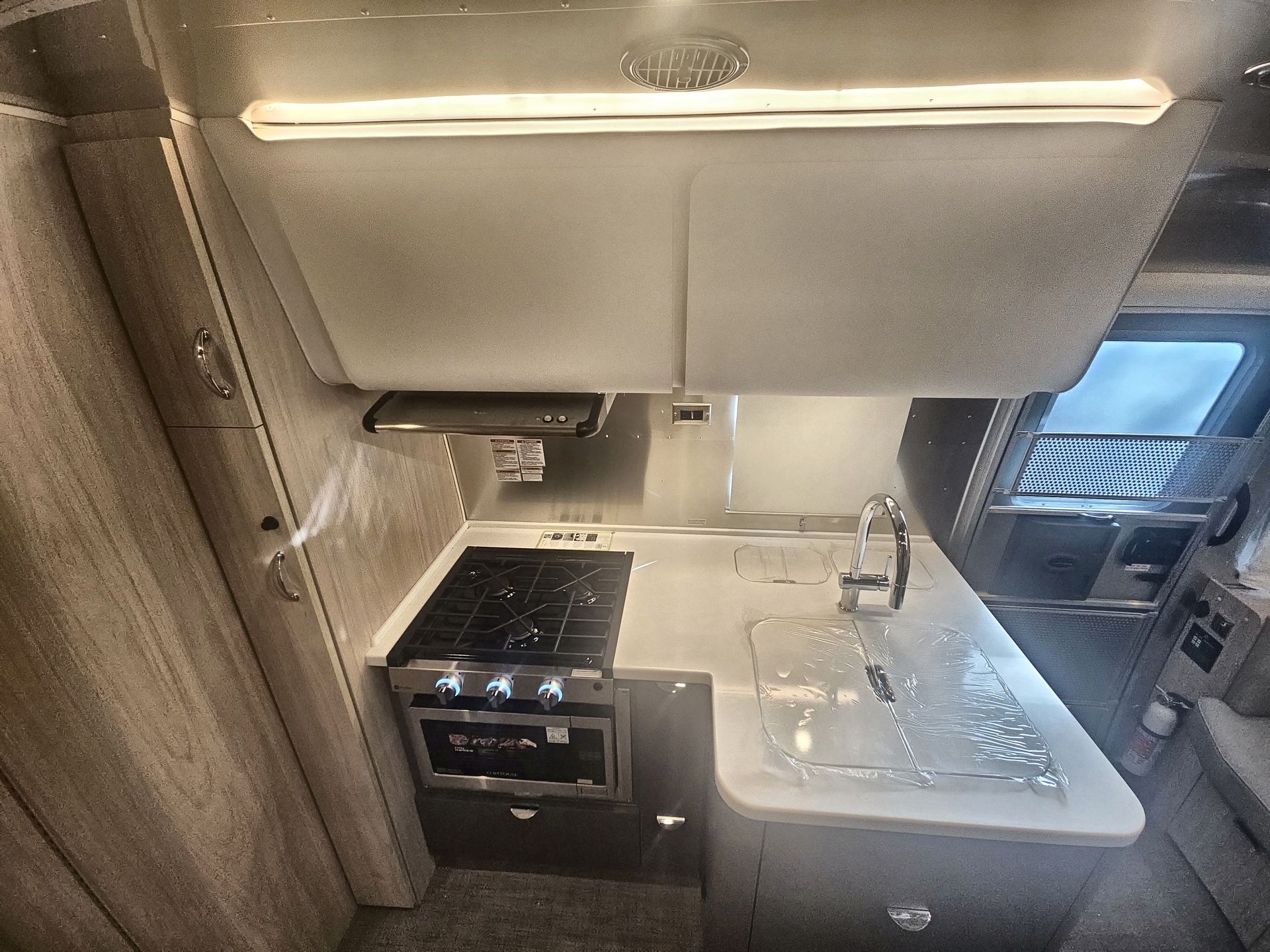 2026 Airstream 25FBQ Base