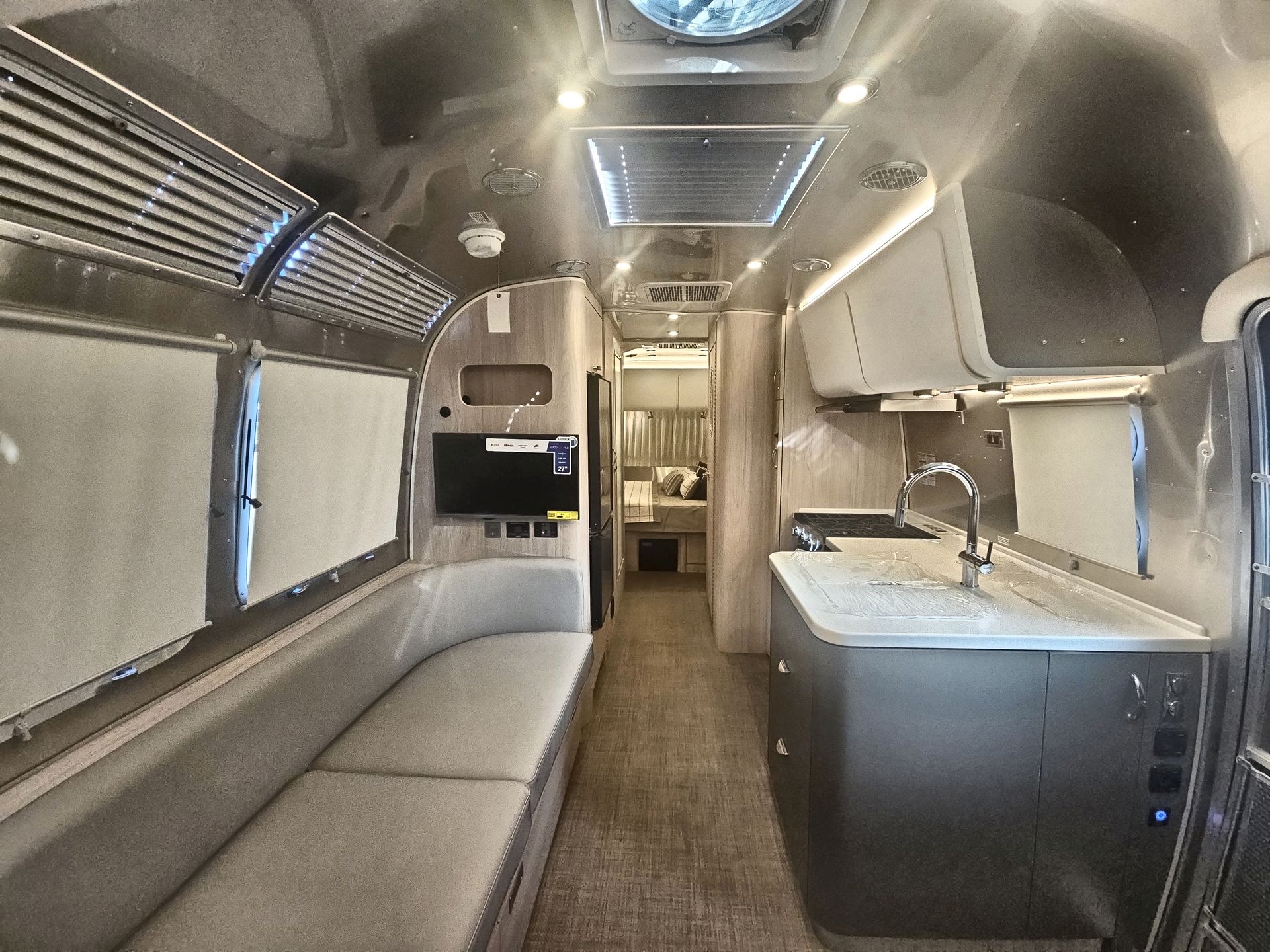 2026 Airstream 25FBQ Base
