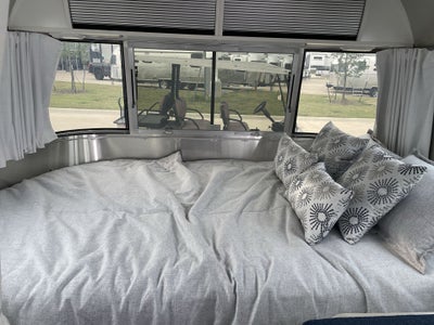 2025 Airstream 22FB Base