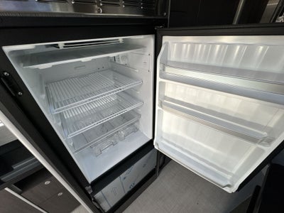 2025 Airstream Murphy Suite Base