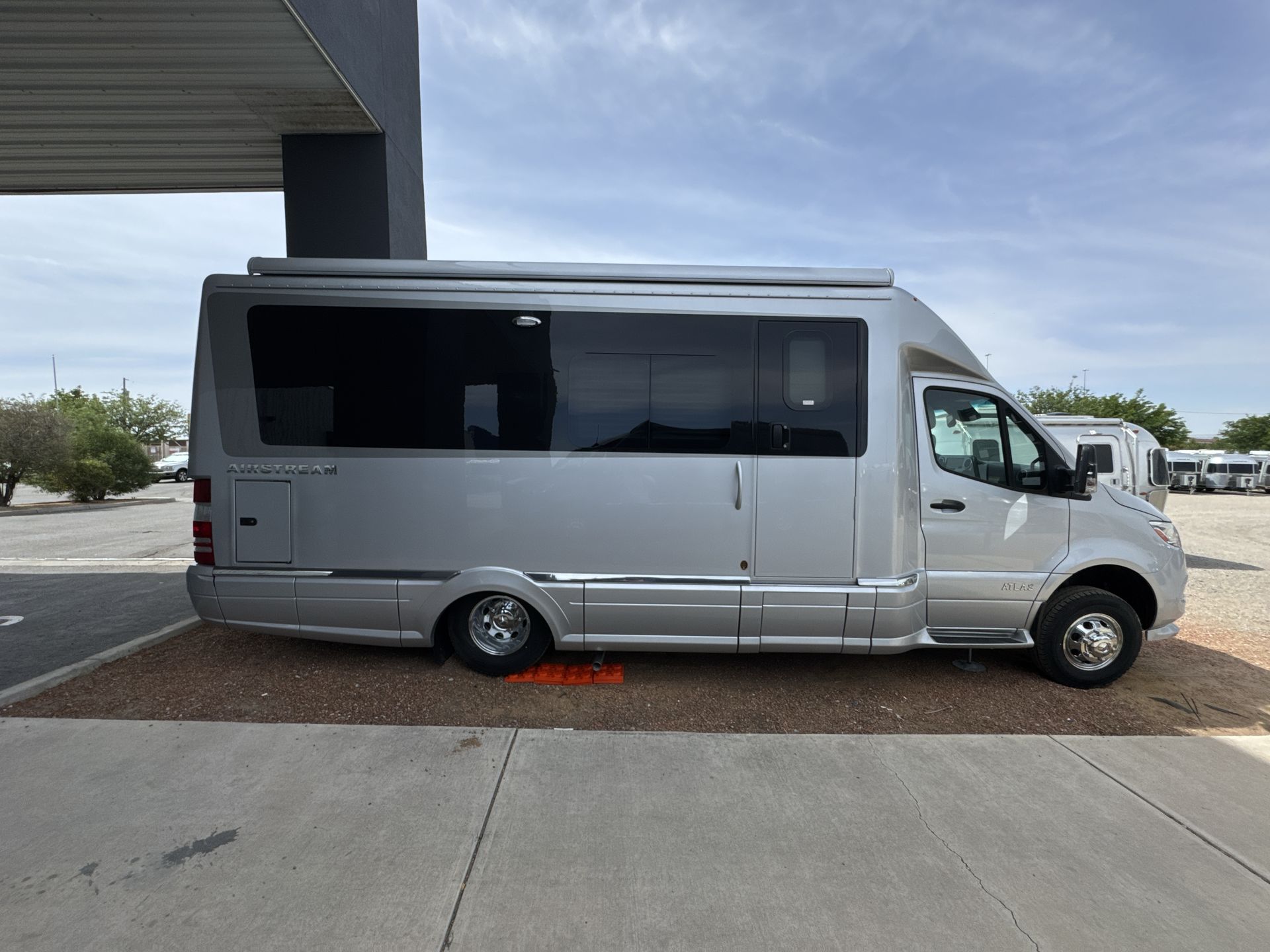 2025 Airstream Murphy Suite Base