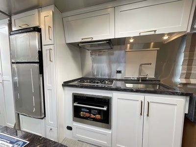 2026 Airstream 28RBQ Base