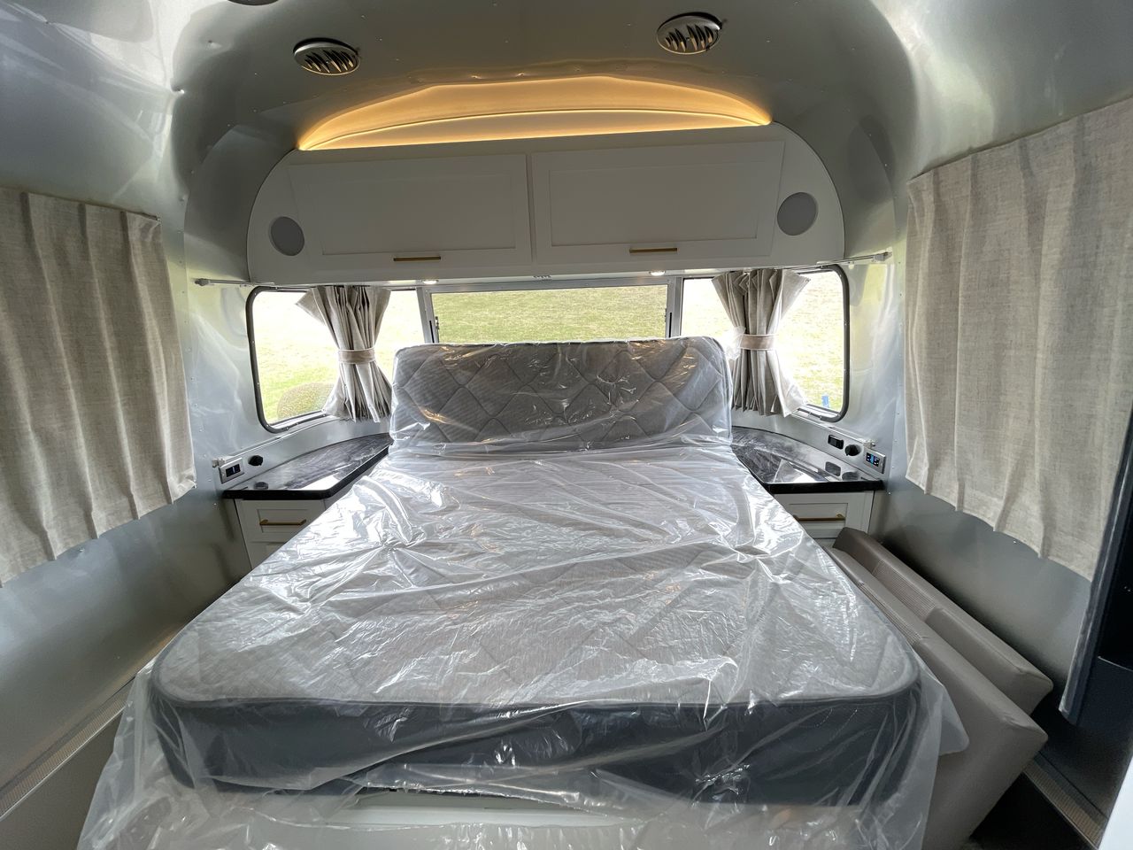 2026 Airstream 28RBQ Base
