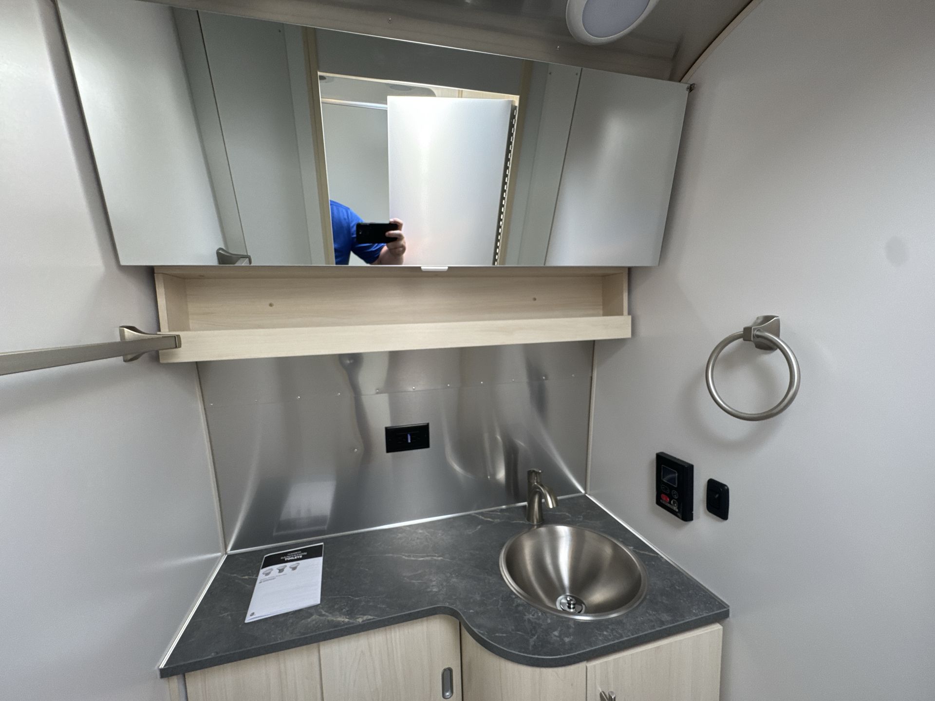 2025 Airstream 27FBT Base