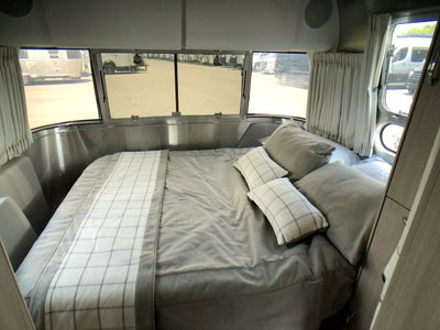 2026 Airstream 25FBQ Base