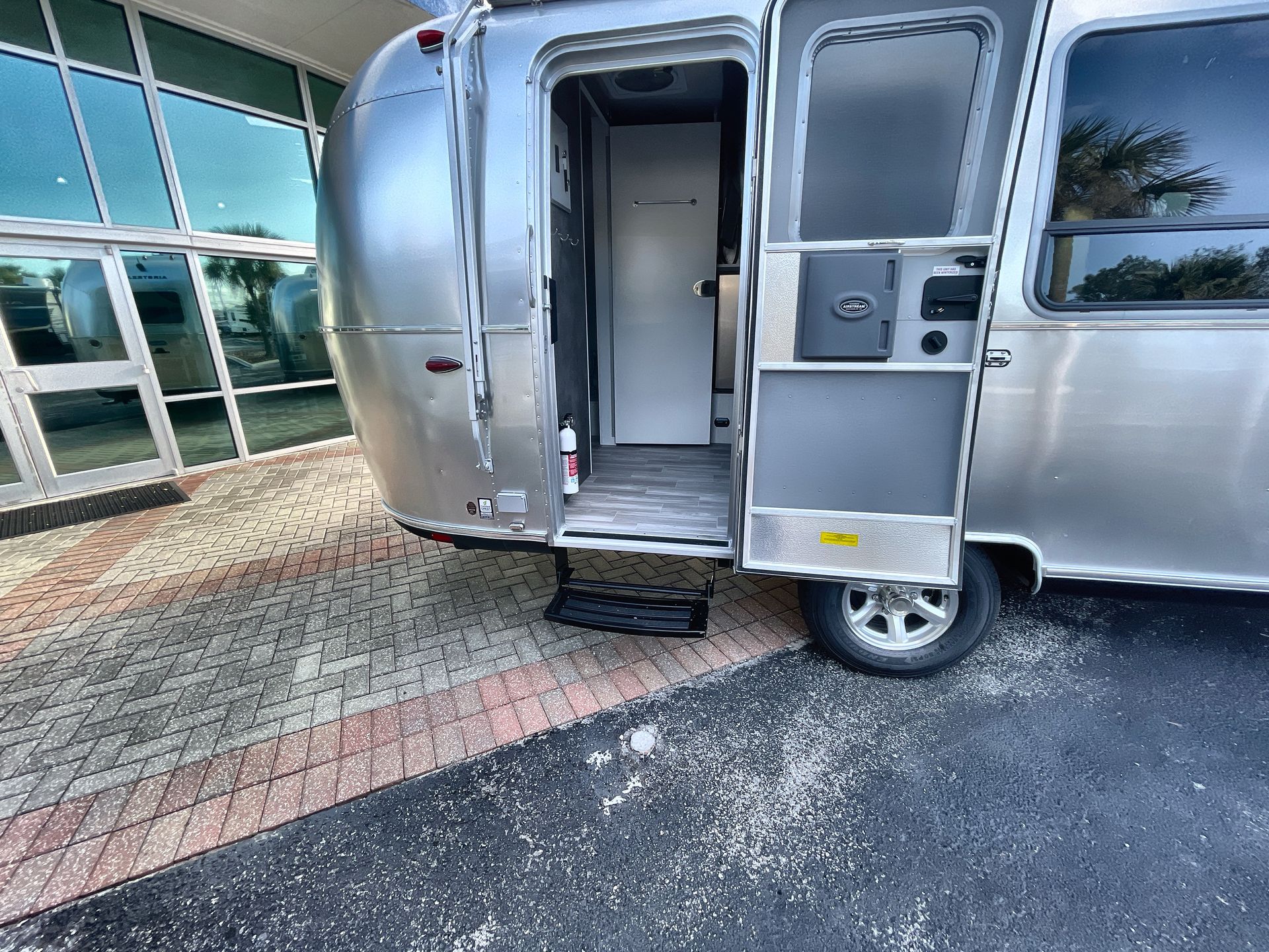 2026 Airstream 22FB Base