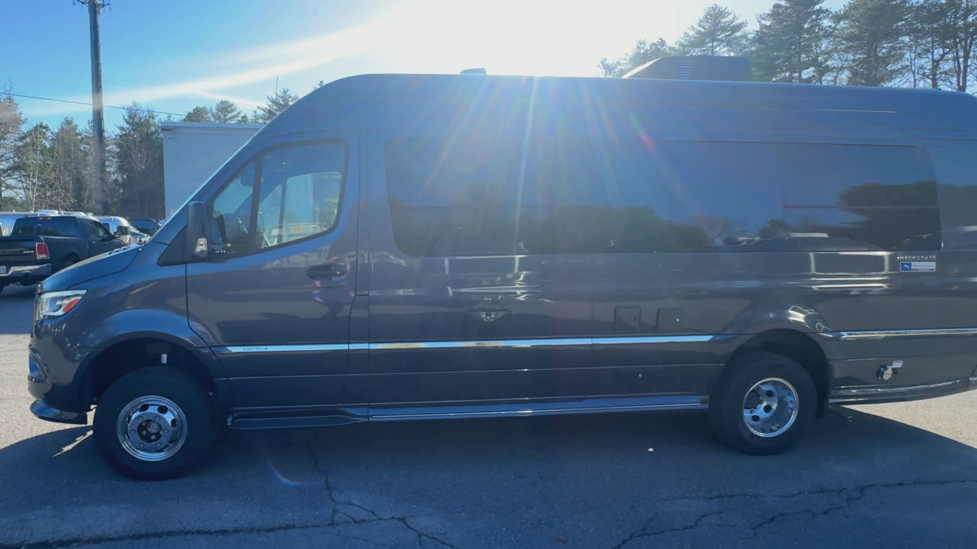 2025 Airstream 24 GL Base