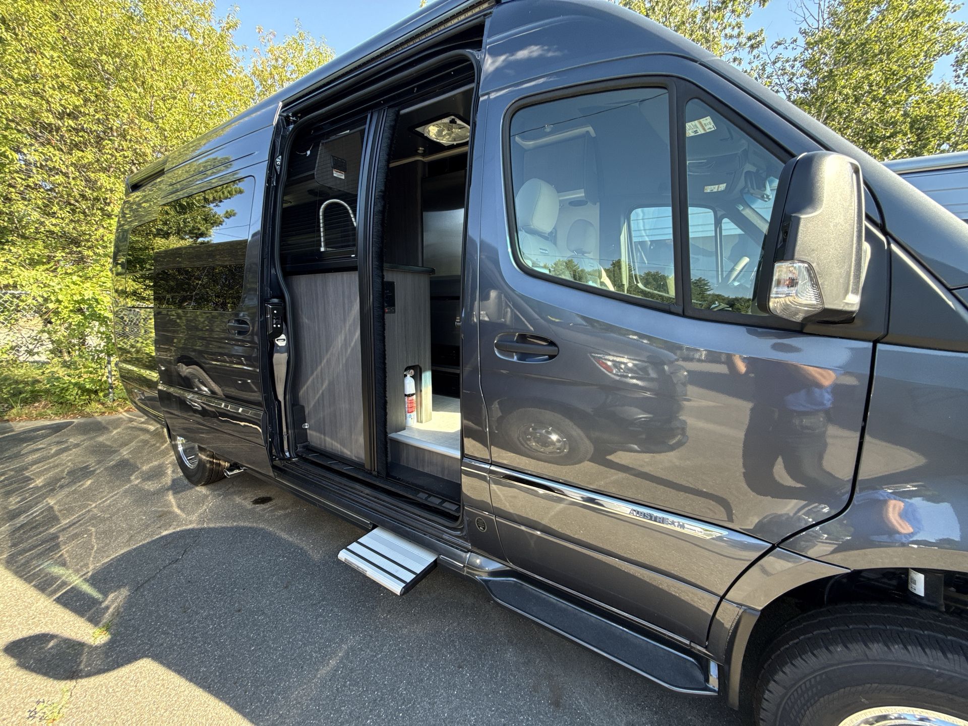 2025 Airstream 24GT Base
