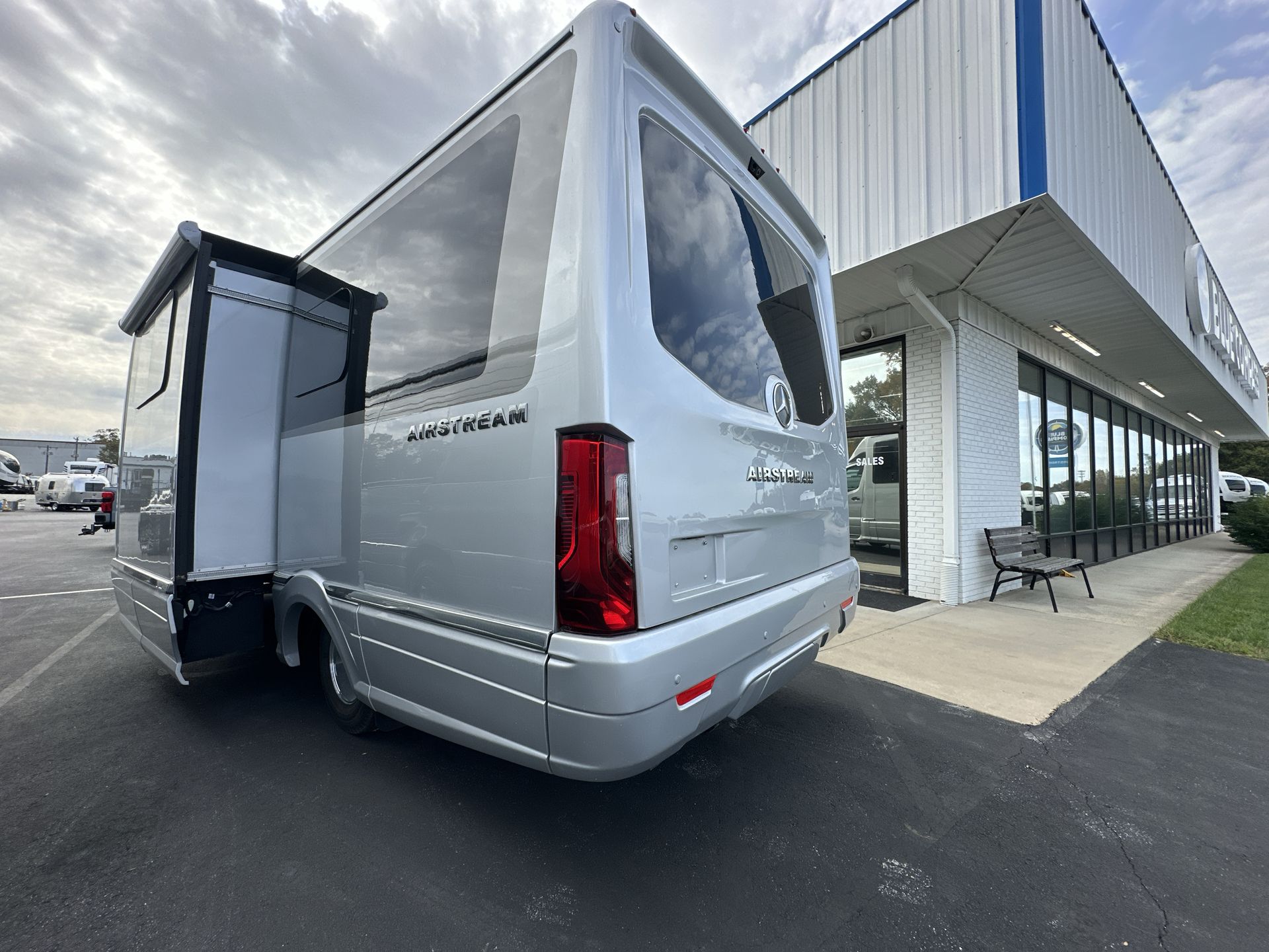 2026 Airstream Murphy Suite Base