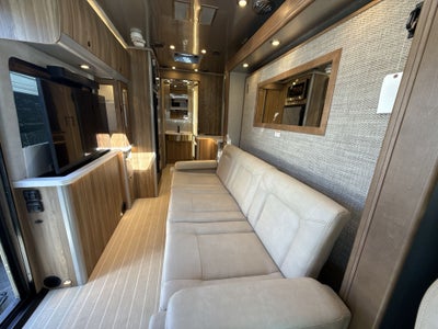 2026 Airstream Murphy Suite Base