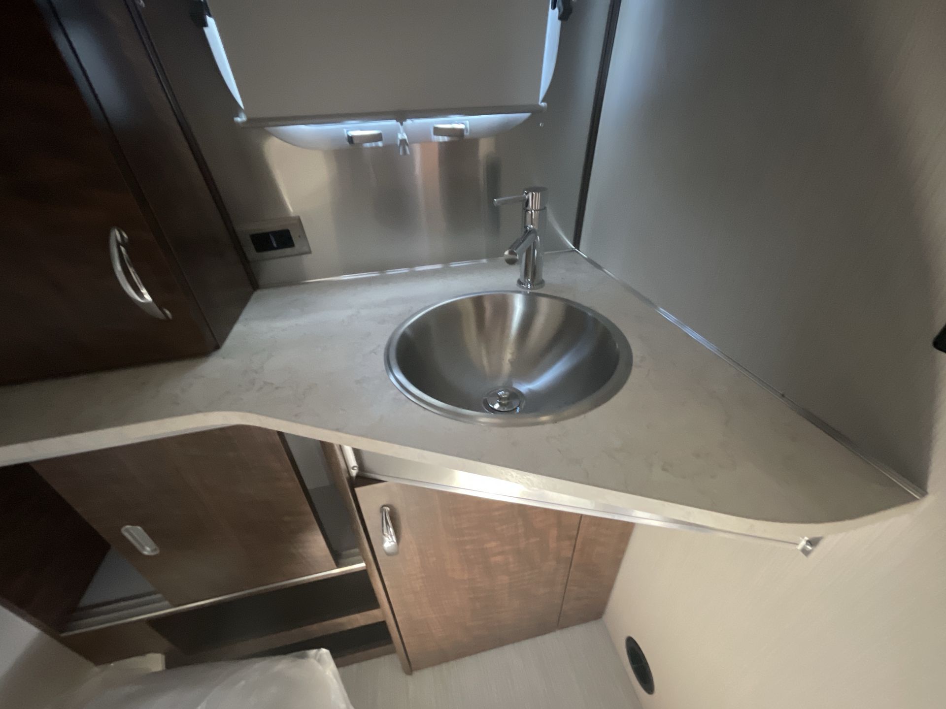 2026 Airstream 25FBQ Base