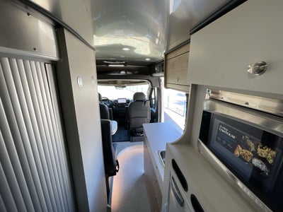 2026 Airstream Rangeline Base