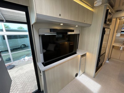 2025 Airstream Murphy Suite Base