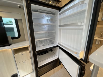 2025 Airstream Murphy Suite Base