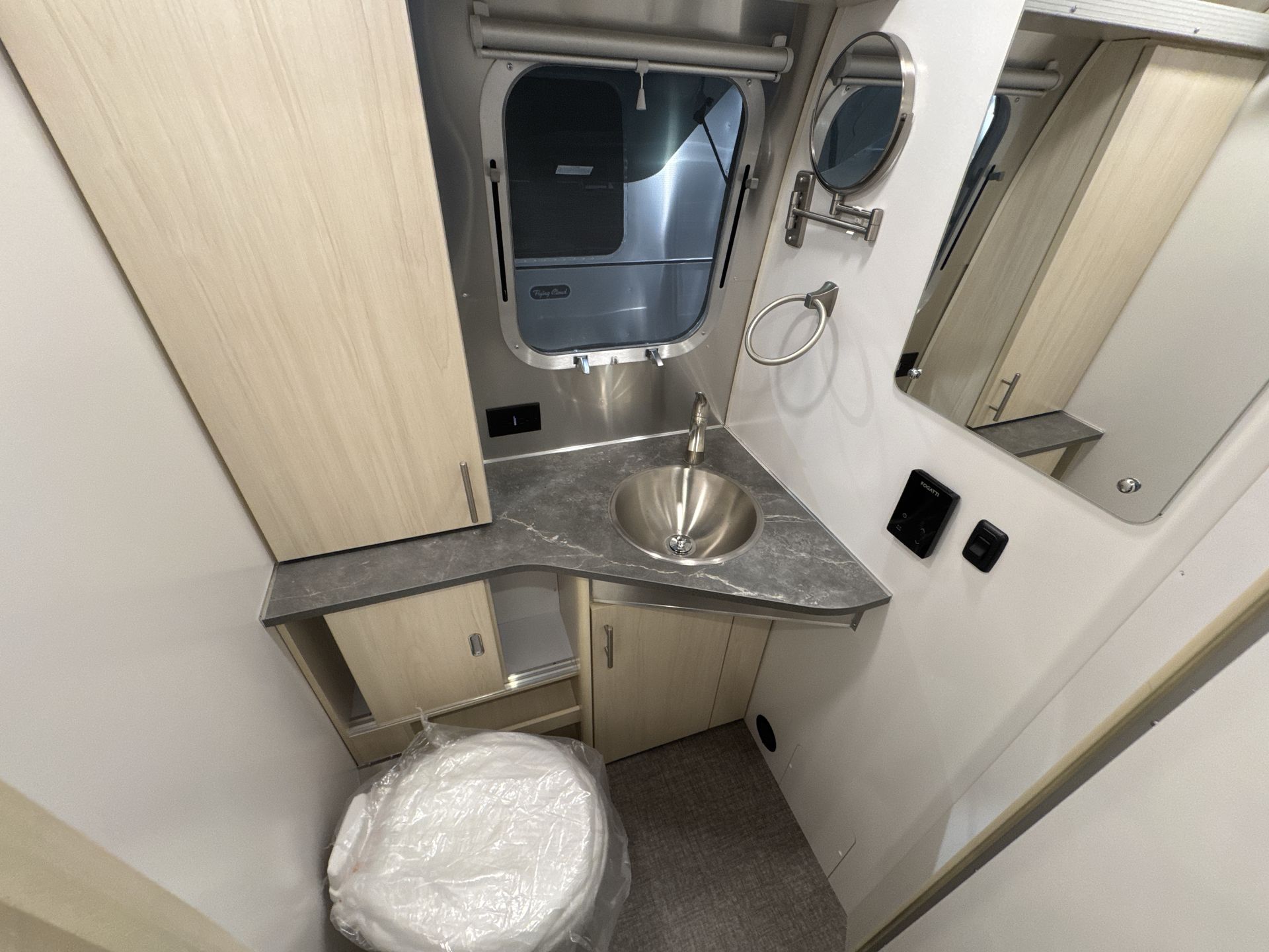 2026 Airstream 25FBQ Base