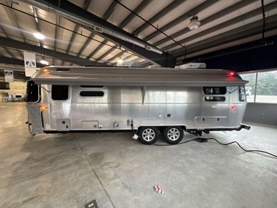 2026 Airstream 28RBT Base