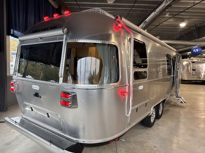 2026 Airstream 28RBT Base