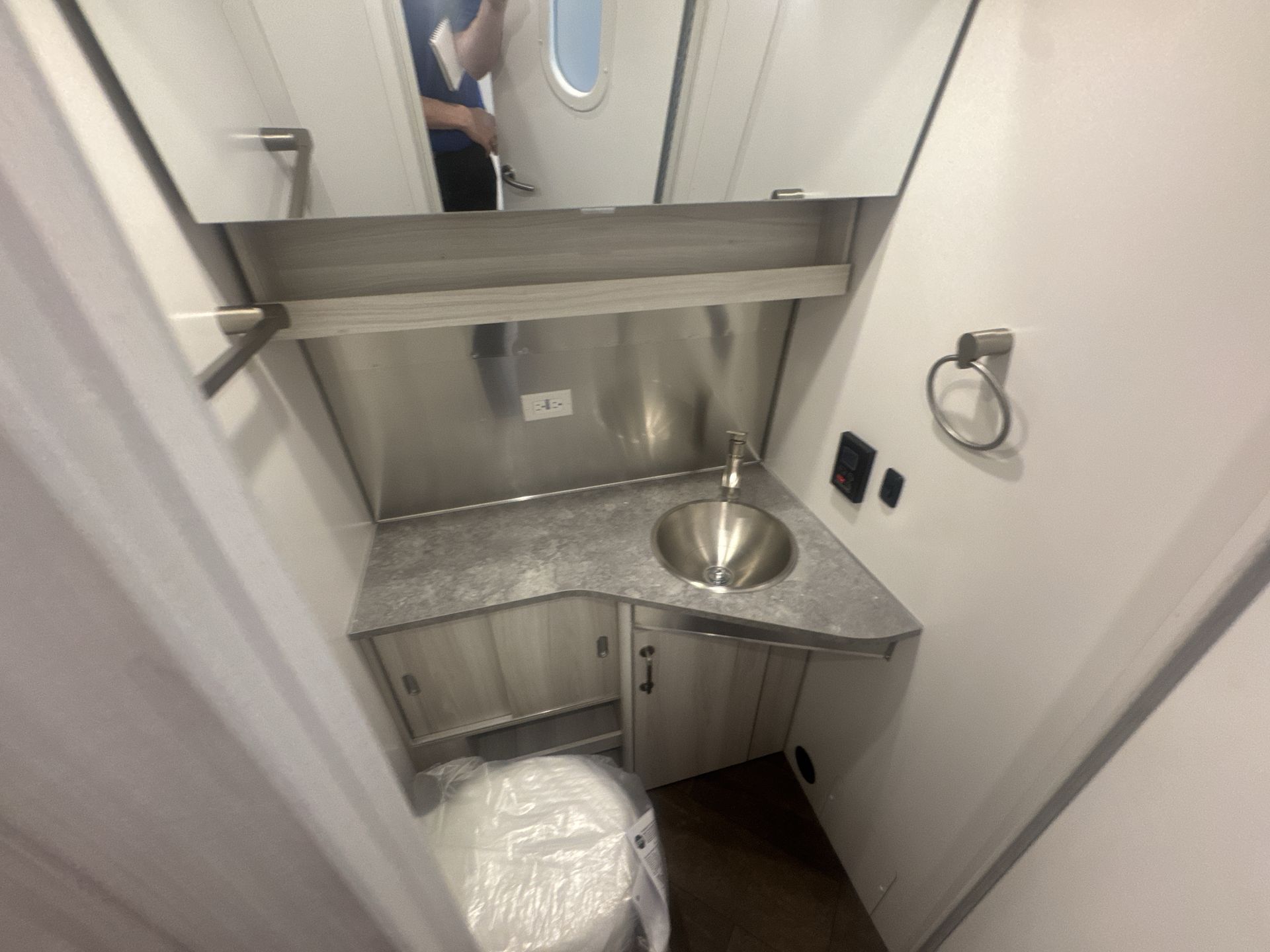 2025 Airstream 25FBT Base