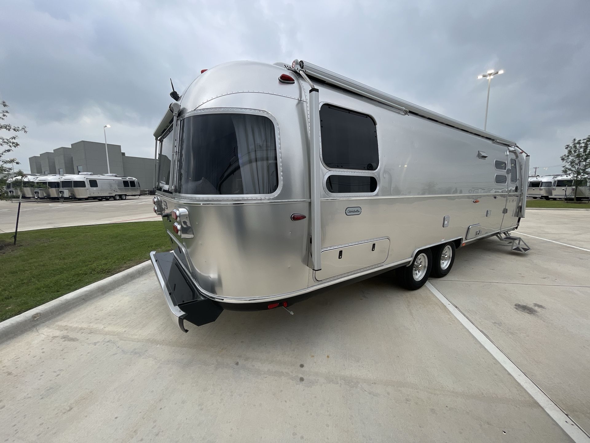2026 Airstream 30RBT Base