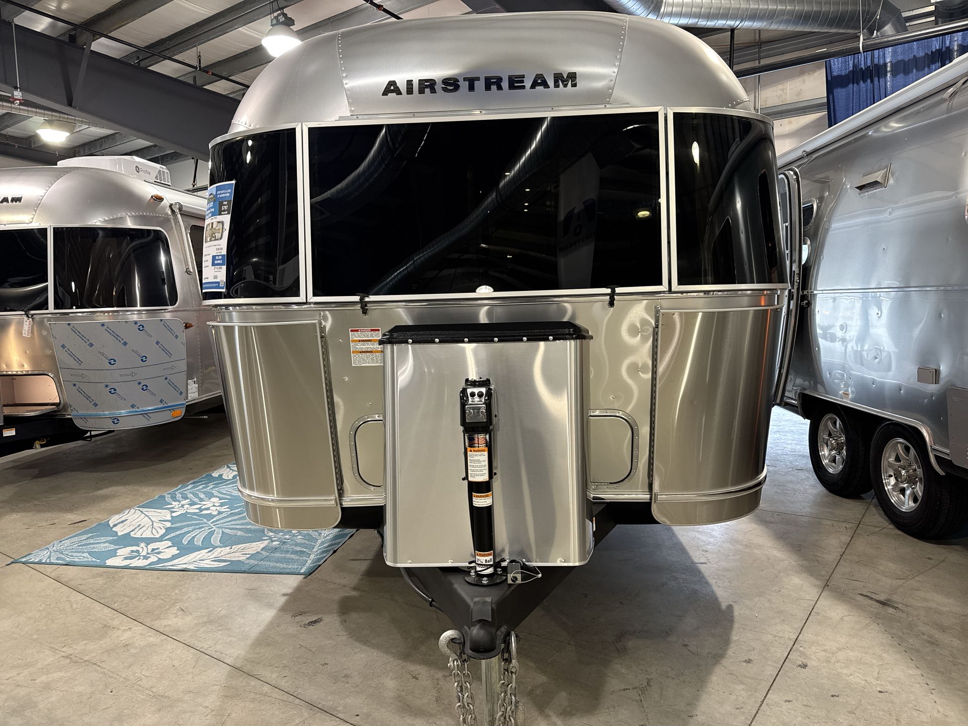 2025 Airstream 27FBT Base