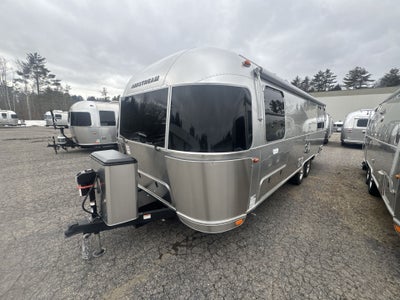 2025 Airstream 27FBT Base