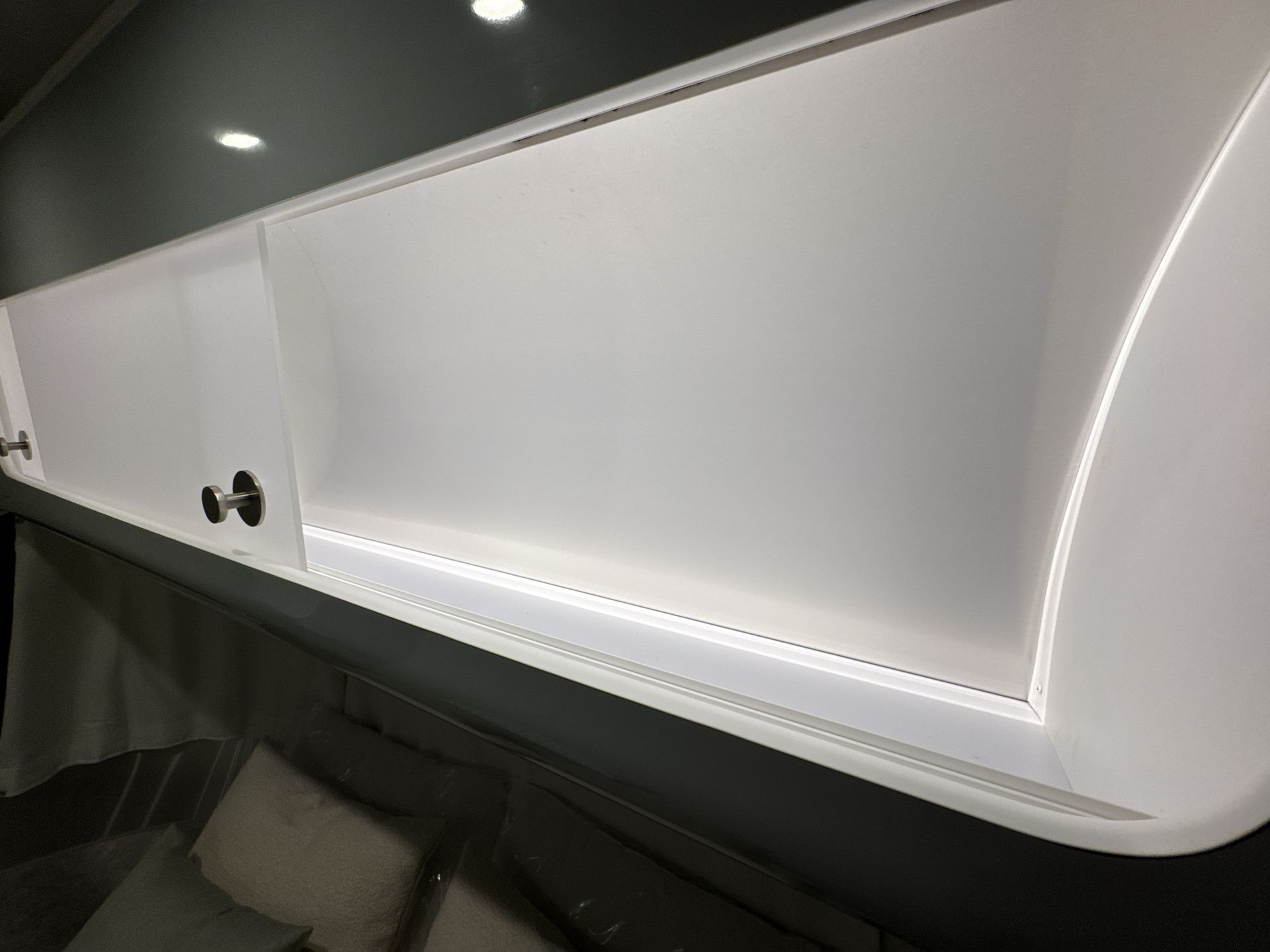 2025 Airstream 27FBQ Base