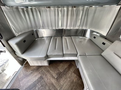 2026 Airstream 27FBT Base