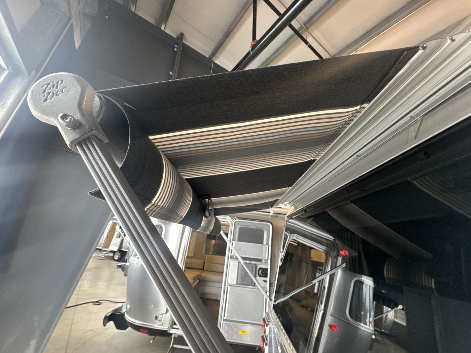 2025 Airstream 25FBT Base