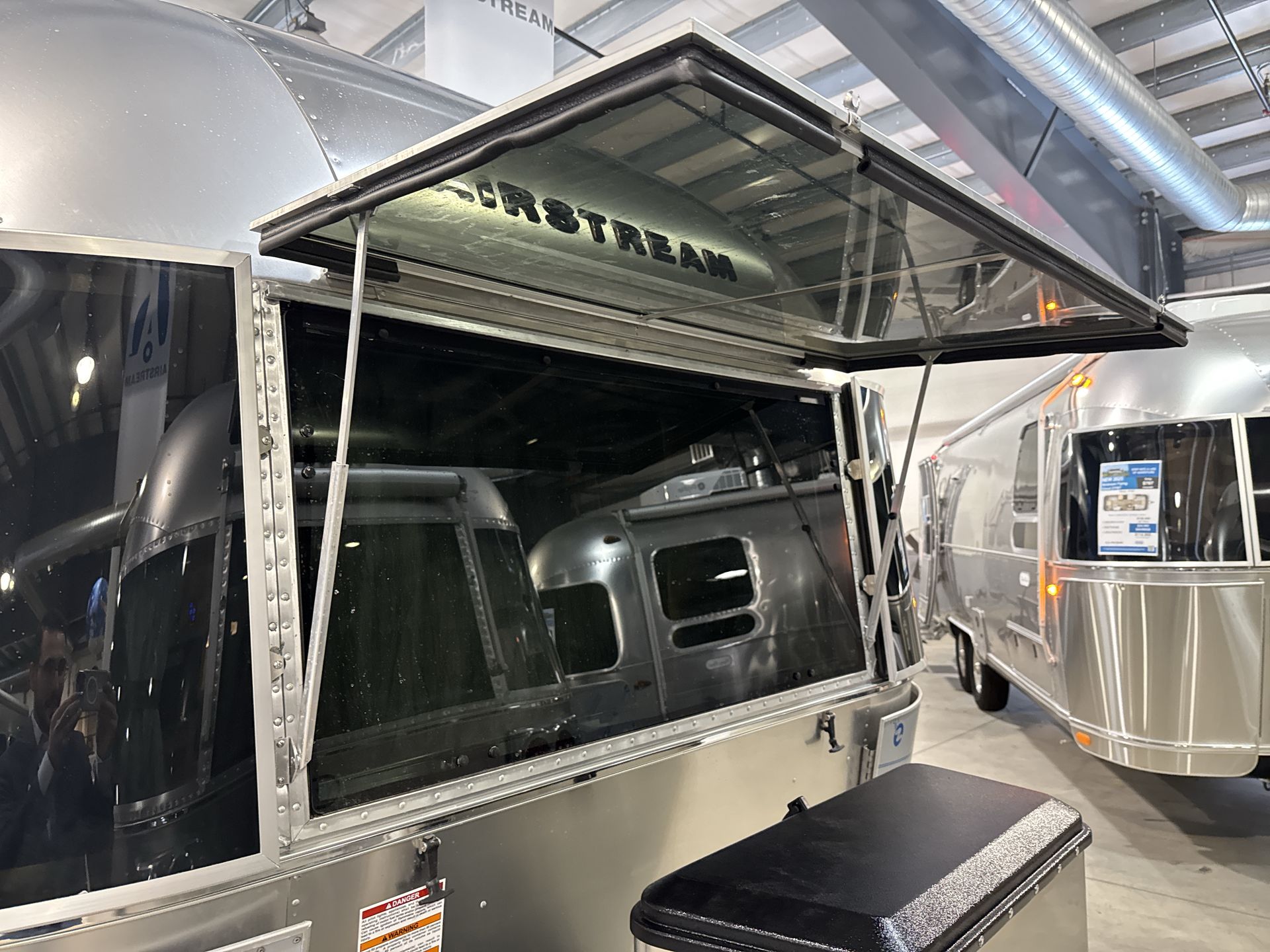 2026 Airstream 27FBT Base