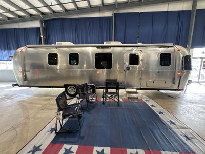 2026 Airstream 33FBT Base