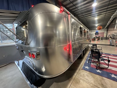 2026 Airstream 33FBT Base