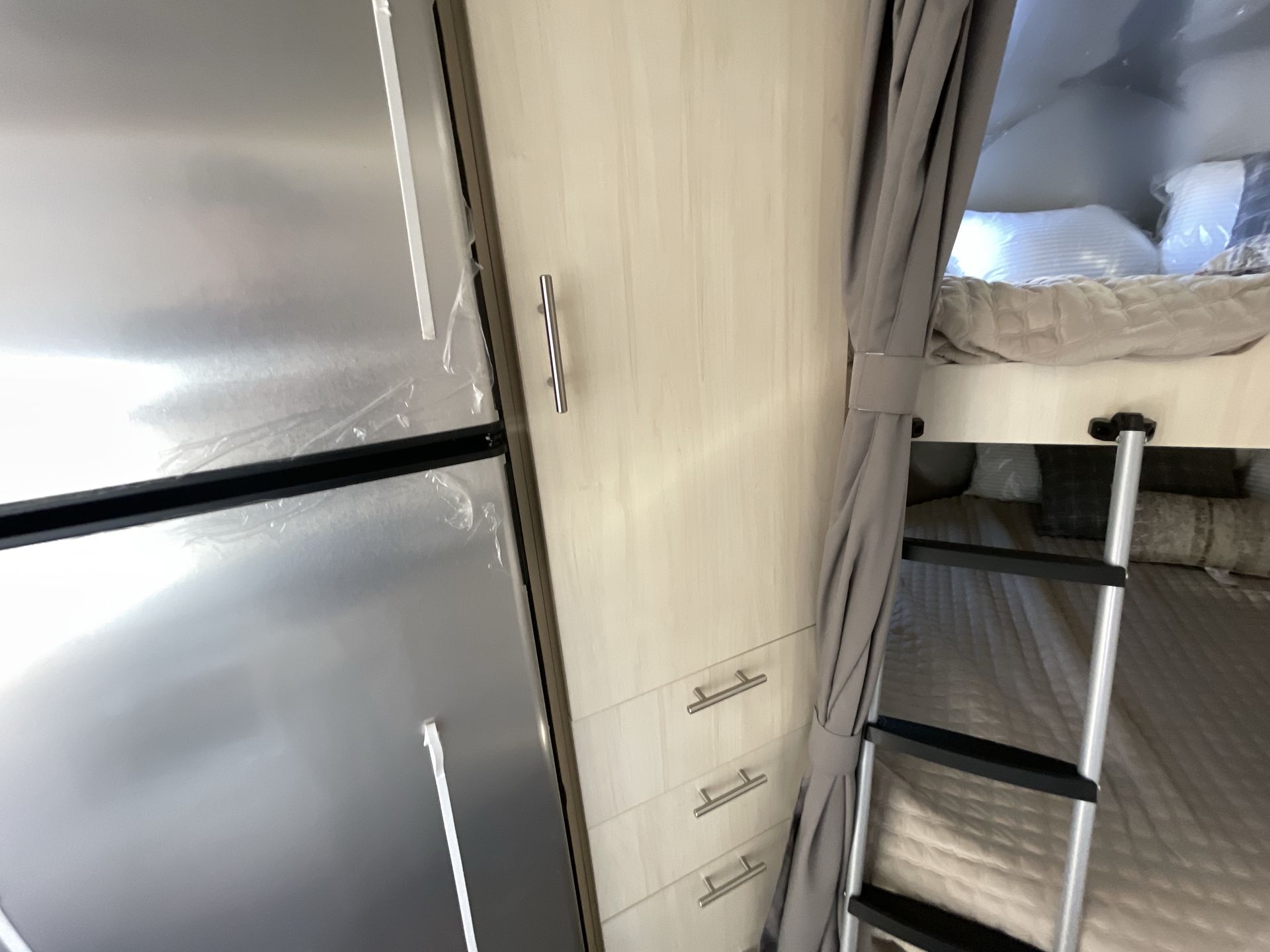 2025 Airstream 30FBBT Base