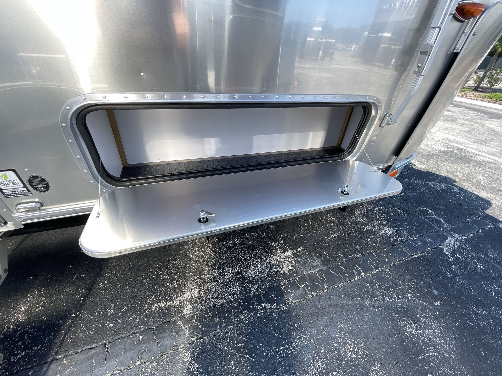 2025 Airstream 30FBBT Base
