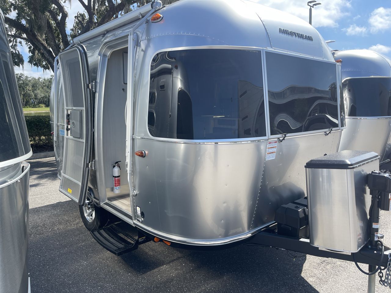 2026 Airstream 16RB Base