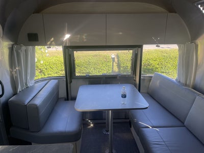 2026 Airstream 25FBQ Base